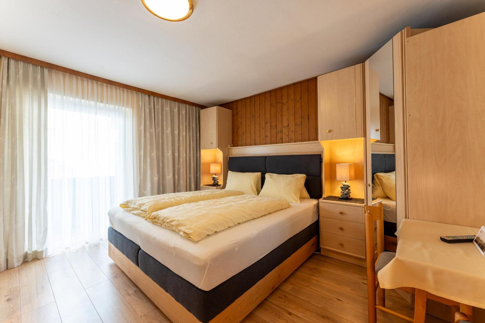 Gaestehaus -Pension Edelweiss フェント エクステリア 写真