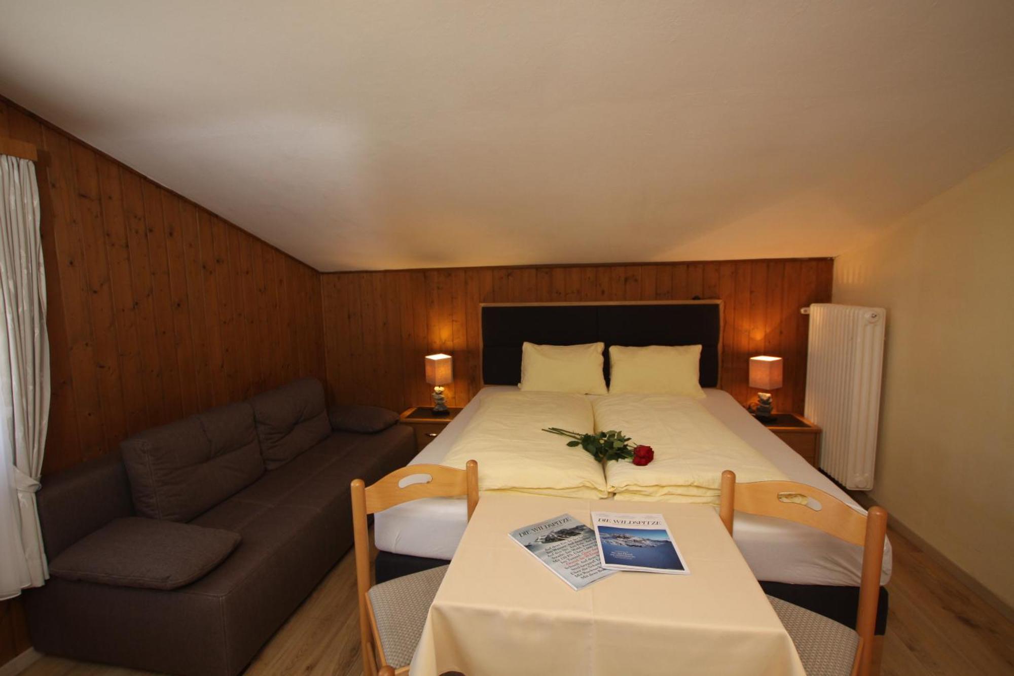 Gaestehaus -Pension Edelweiss フェント エクステリア 写真